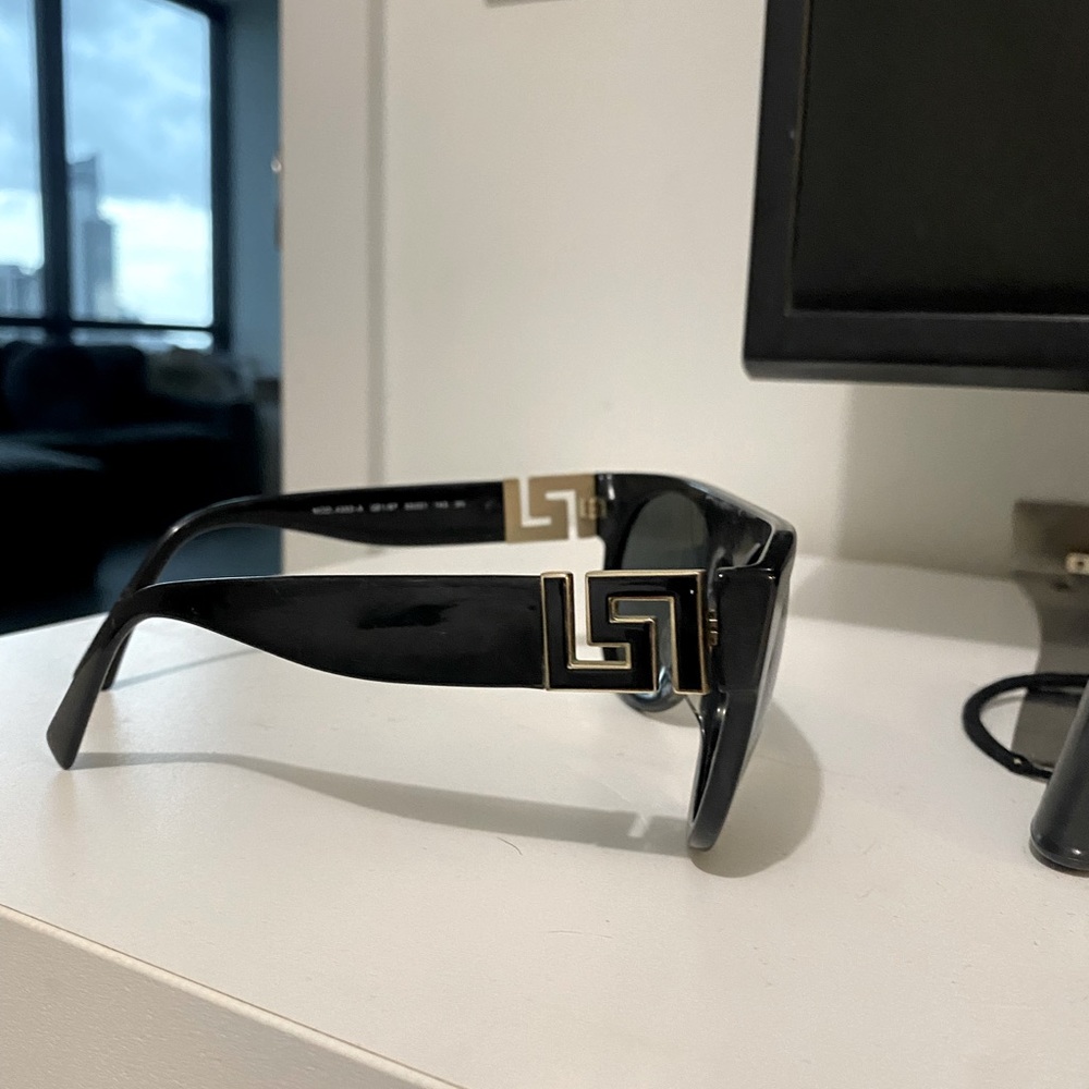 Versace sunglasses🏆 - Picture 5 of 7